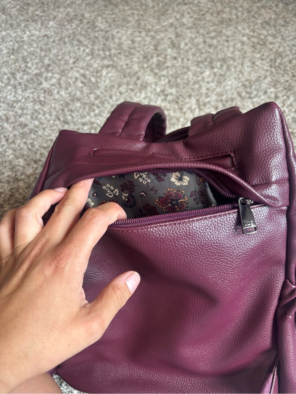 Lug Hatchback Classic Vegan Leather Backpack- Wine color NWOT - Picture 12 of 14